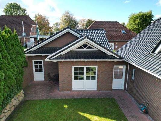 Nebengebäude mit Büro / Abstellraum / Carport