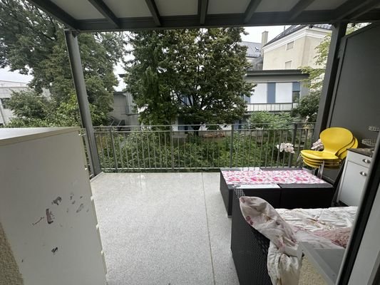 neuer großer Balkon