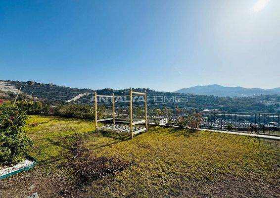 Detached House with Pool in a Gated Community in Yalıkavak