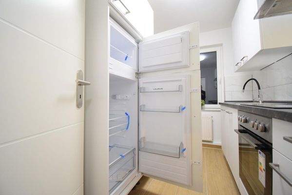 Küche ( Kühl-Gefrierkombi)