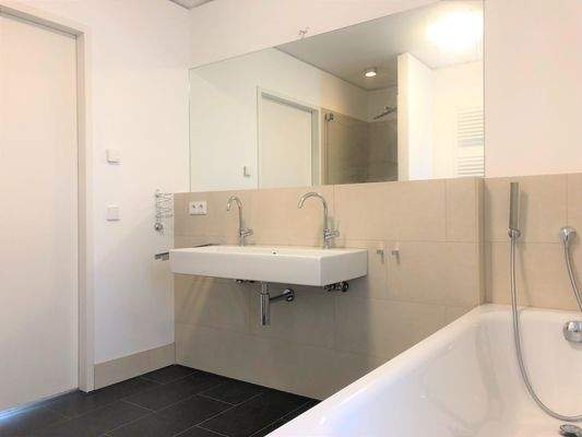 Badezimmer (Musterwohnung)