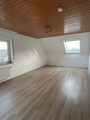 Wohnzimmer_ Wohnung_DG_links