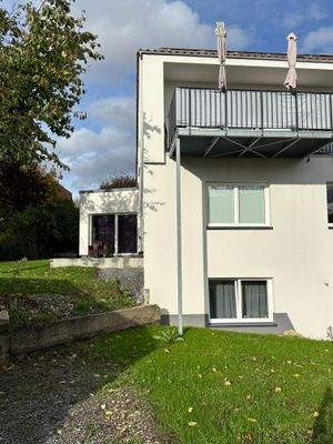 Garten/Terrasse links vom Haus