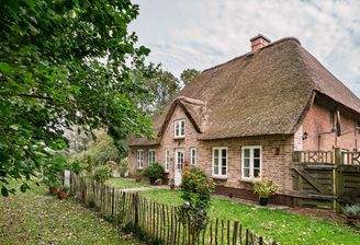 Reetdachhaus nahe der Nordsee