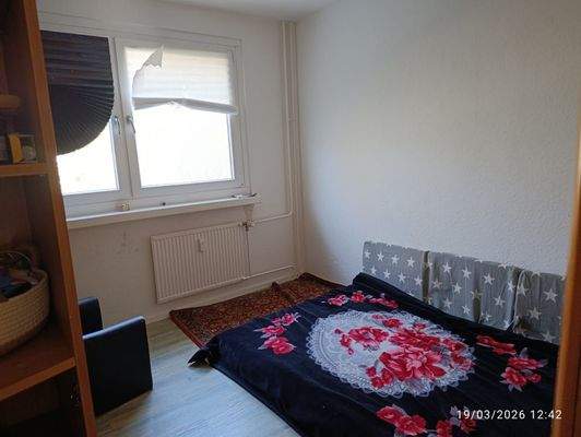 Schlafzimmer 2 (Mietermöbel)