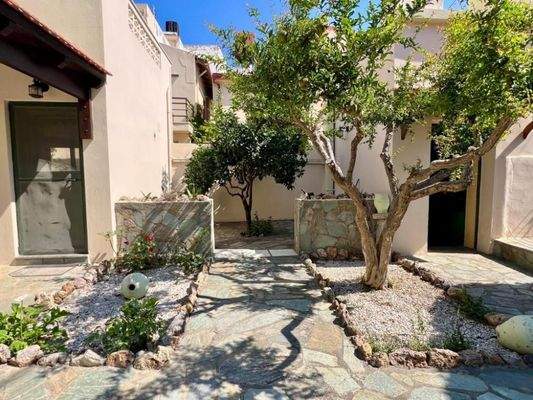 Kreta, Neapoli: Stadthaus mit Garten und Terrasse zu verkaufen