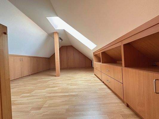 ausgebautes Dachgeschoss_Schlafzimmer 3