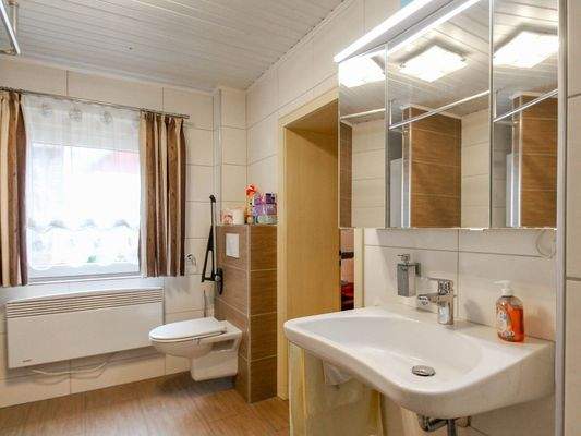 Saniertes Bad weitere Ansicht EG