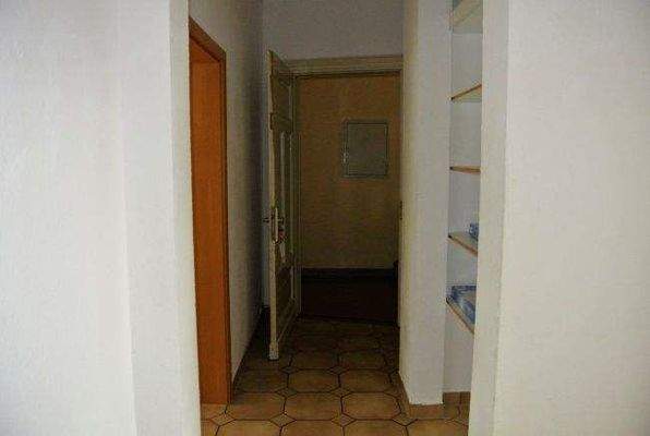 Eingangsdielen vom Treppenhaus zu begehen.