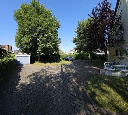 Innenhof mit Stellplatz