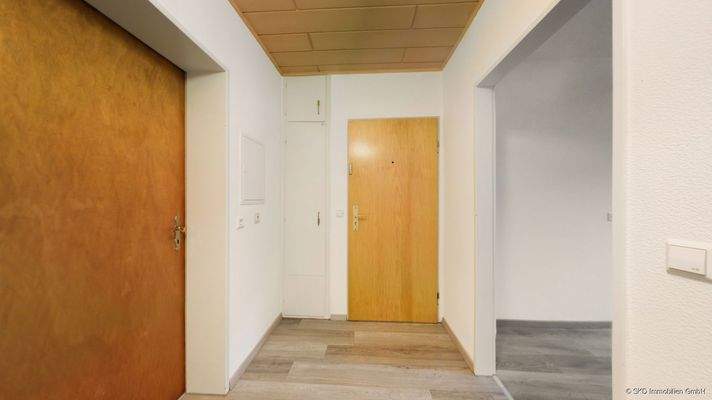 Vom Flur in alle Räume