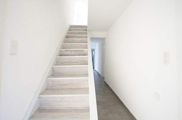 Treppe ins Obergeschoss 