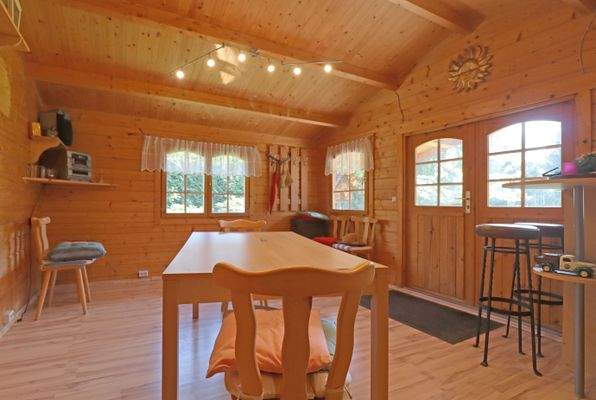 Holzhäuschen/Gartenlaube