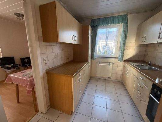 Küche mit Blick in Esszimmer EG