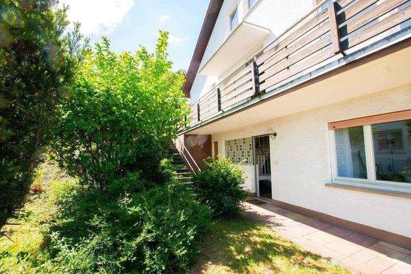 Ostseite mit Zugang zum UG