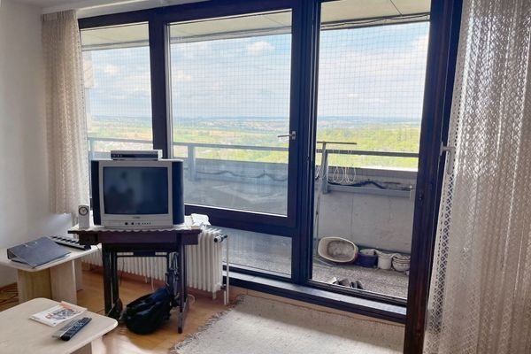 Zugang Balkon durch Wohnzimmer