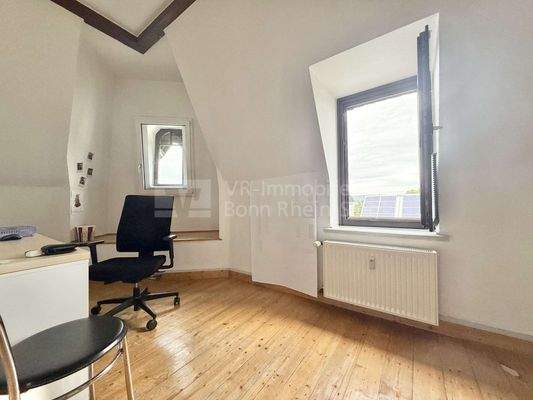 Kinderzimmer / Büro DG