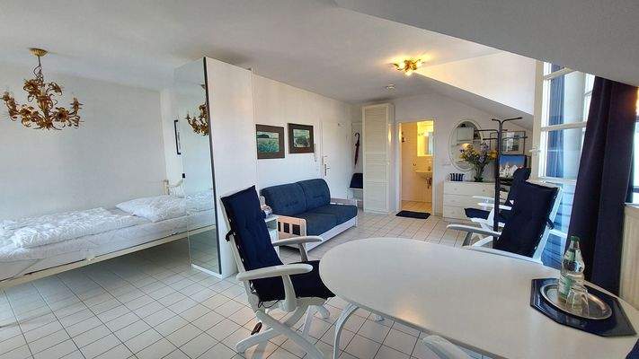 Wohn- und Schlafbereich.jpg