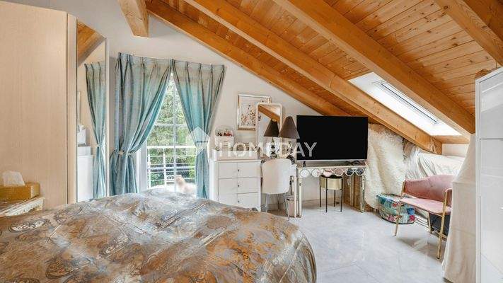 1. OG Schlafzimmer 1