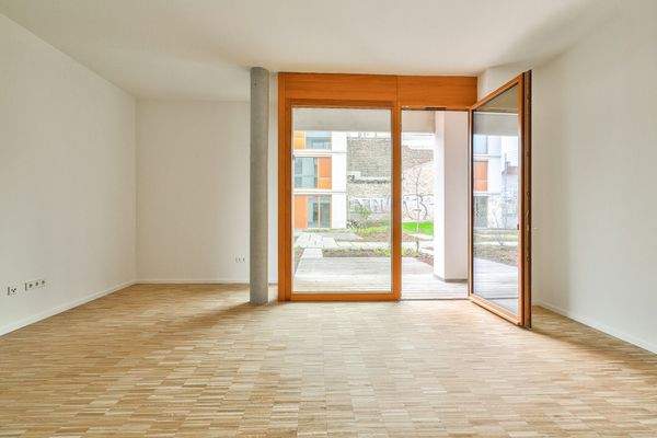 Zugang zur Ostterrasse und den Innenhof