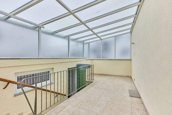 13 WIntergarten mit Garagenzugang (Doppelgarage).j