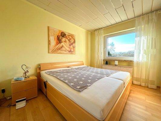 Schlafzimmer (rechte Wohnung)