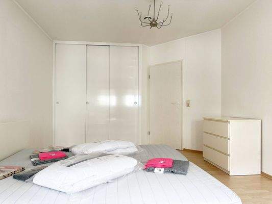 Bsp. Schlafzimmer mit Einbauschrank