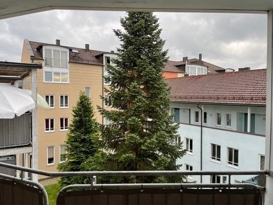 Blick vom Balkon auf den Innenhof