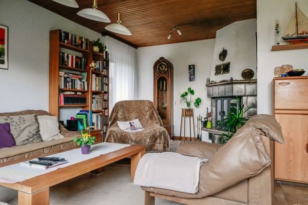 Wohnzimmer mit Kamin