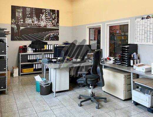 INFOS UNTER: 06171-586000