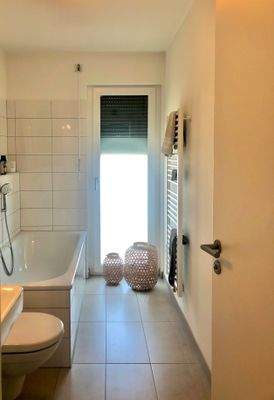 Masterbad mit Fenster