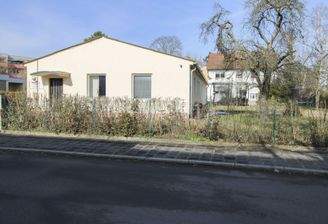 Straßenansicht Gewerbehalle