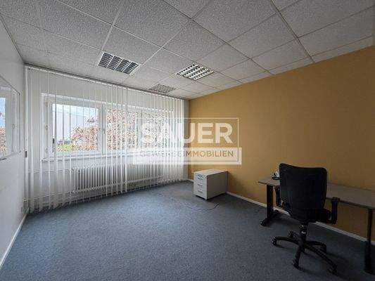 Büroraum im Obergeschoss auf der linken Seite