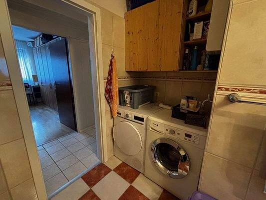 Waschmaschine im Bad