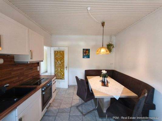 Esszimmer mit Küchenzeile