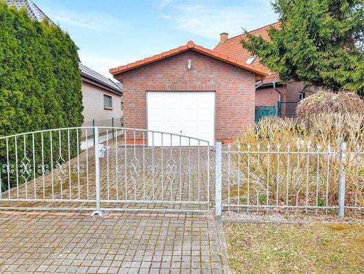 makellos 02 - EFH Devin - Garage.jpg