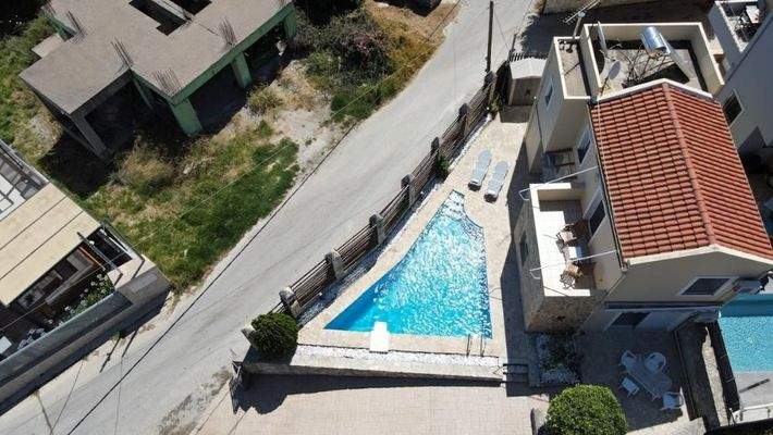 Kreta, Kournas: Schöne Villa mit drei Schlafzimmern, nur wenige Schritte vom Kournas-See entfernt