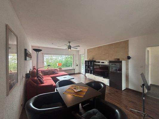 E 707 Wohn-Essbereich.jpg