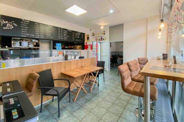 Theke/Gastraum Pizzeria vorne