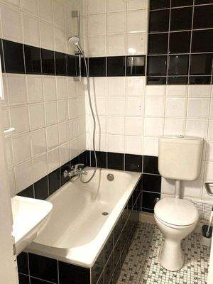 Badezimmer mit Wanne