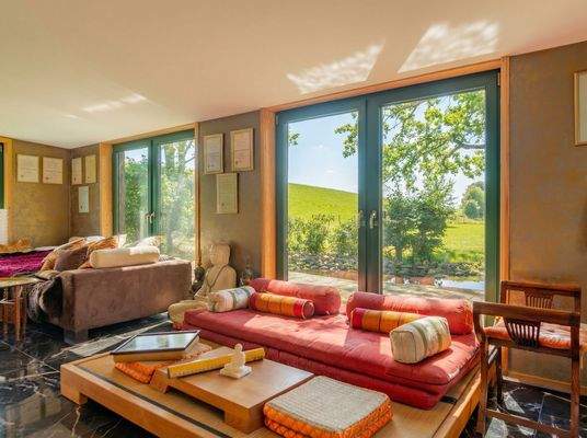 Großzügiger Wintergarten