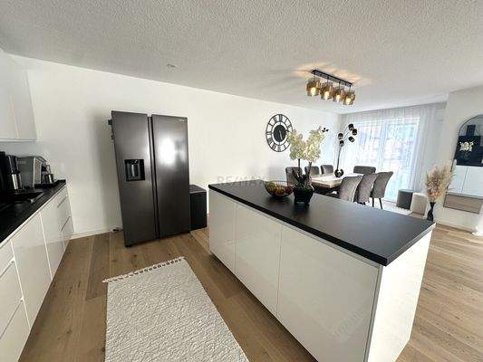 Offene Küche mit Essbereich