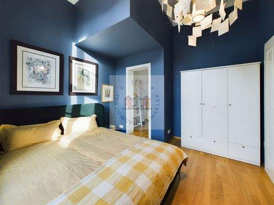 Schlafzimmer mit Abstellkammer