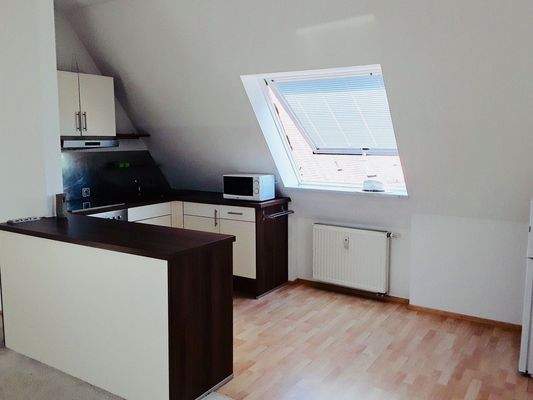 offene Küche mit Fenster