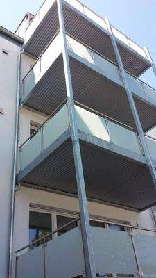 Schöner Südwestbalkon nach Fertigstellung ähnlich