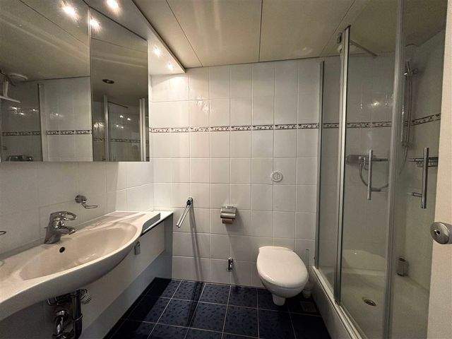 Maritimes Wohnen in Bestlage: 2-Zimmer-Wohnung direkt am Wasser// Bismarckallee, Kiel - Photo 4