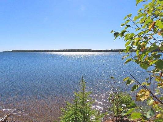 Cape Breton - Bras d`Or Lake - Tolles See-Ufergrun