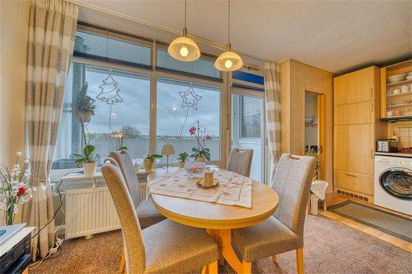 Essbereich am Fenster