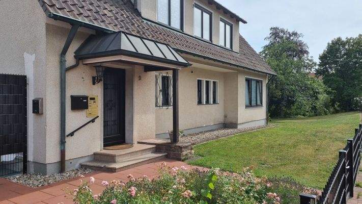 Außenansicht (Straßenseite)