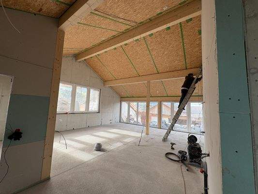 Enorme Raumhöhe Top 28